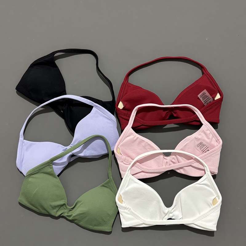 เสื้อชั้นในแบบสปอร์ตสำหรับเล่น - Sports Bra Racerback บทวิจารณ์และราคา